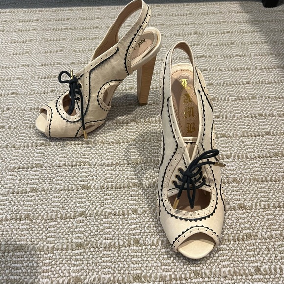 LAMB by Gwen Stefani Cream & Black “Hoshi” Heels | Size 6.5 - Picture 3 of 8